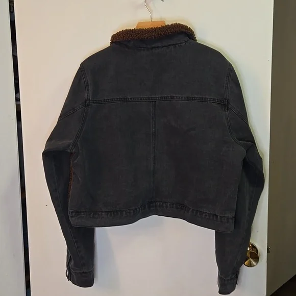High-Pile Fleece Trim Trucker Jacket - Picture 8 of 10